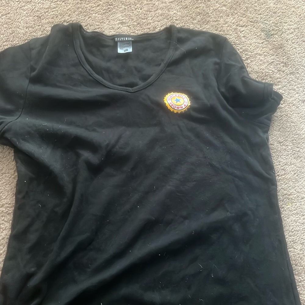 Woman’s Size Medium New Castle t-shirt